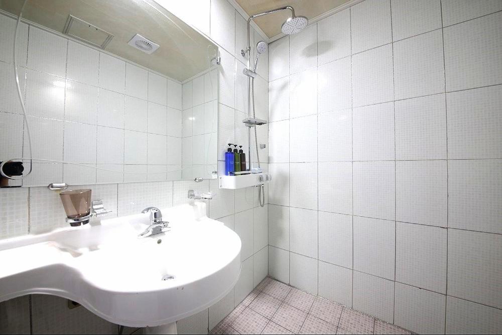 Geoje A-Plus Hotel Екстер'єр фото