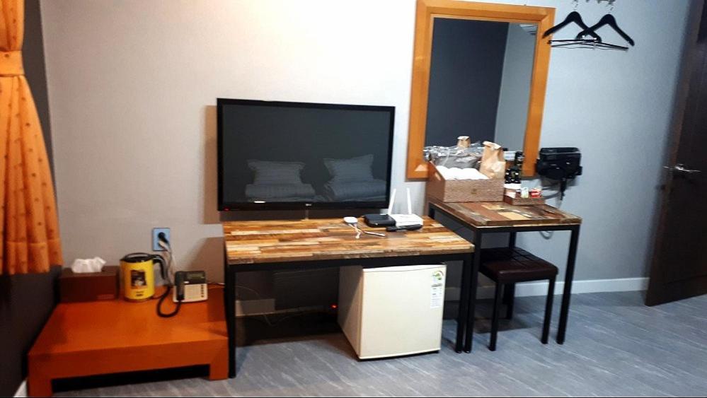 Geoje A-Plus Hotel Екстер'єр фото