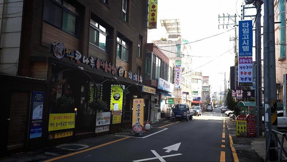 Geoje A-Plus Hotel Екстер'єр фото