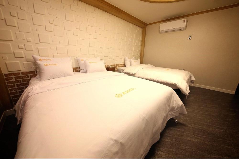 Geoje A-Plus Hotel Екстер'єр фото