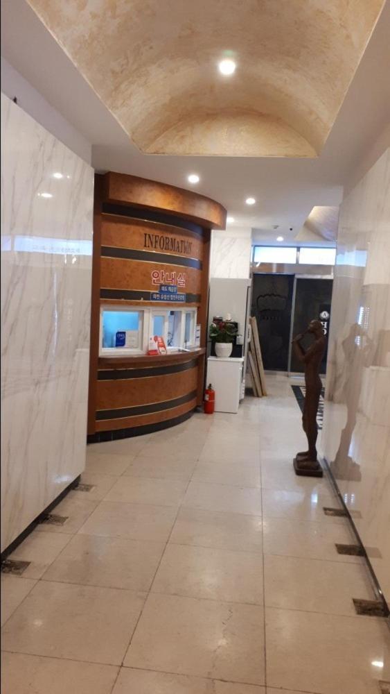 Geoje A-Plus Hotel Екстер'єр фото