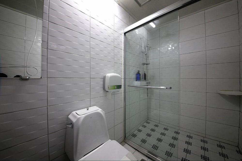 Geoje A-Plus Hotel Екстер'єр фото